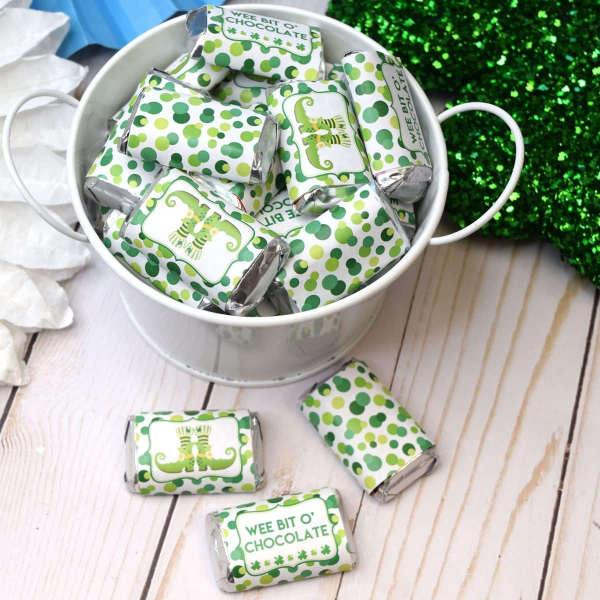 Wee Bit O’ Fun Día de San Patricio, mini envoltorios de calcomanías de chocolate para niños, 45 etiquetas envolventes de 1.4 x 2.6 pulgadas por