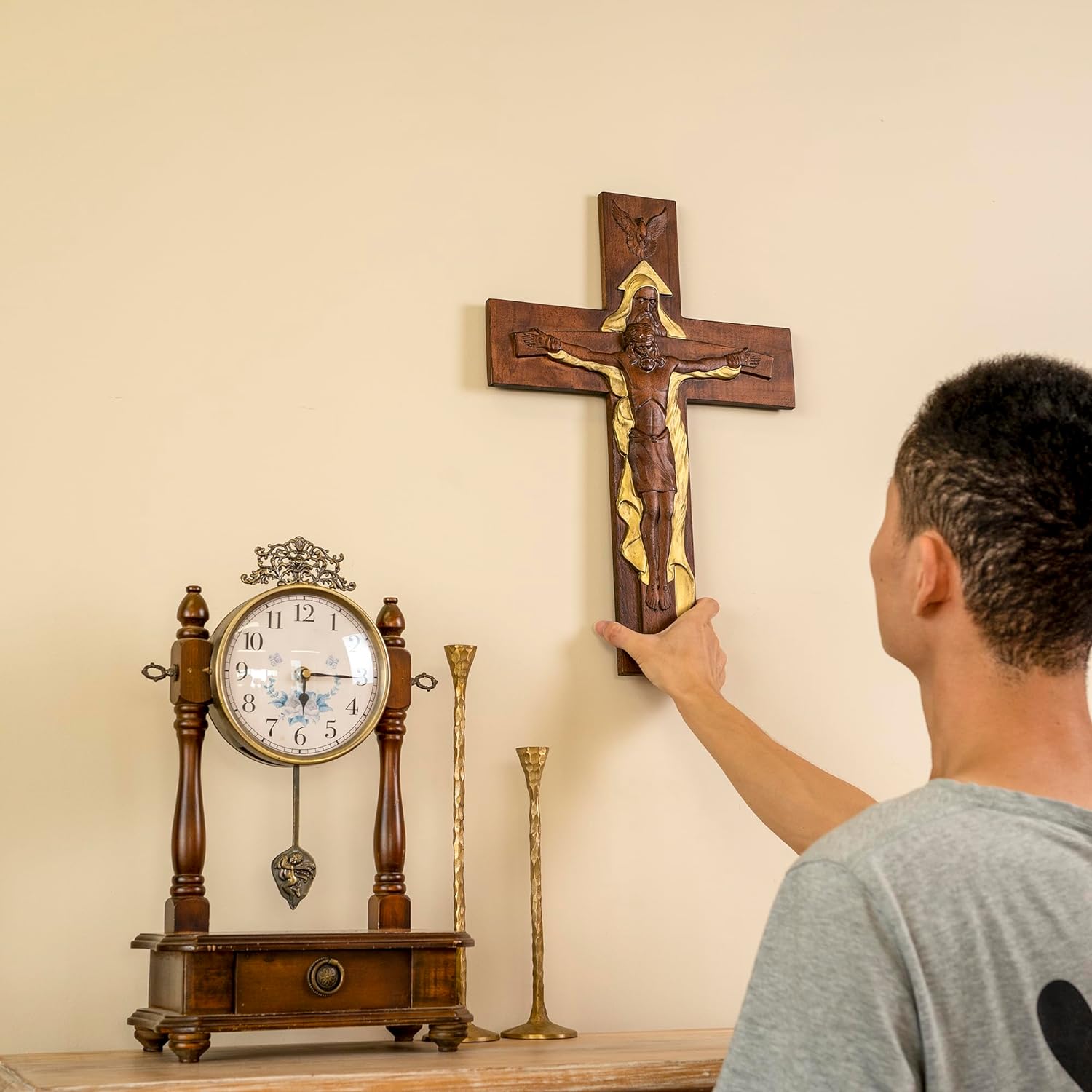 BGCOPPER Crucifijo de pared de crucifijo de la Santísima Trinidad, cruz de Cristo Jesús para pared con gancho, cruz de madera hecha a mano para