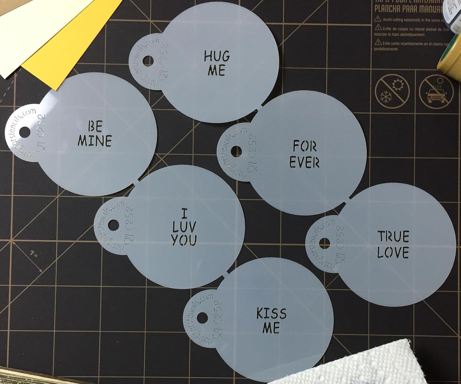 Designer Stencils Candy Heart Sayings – Plantillas para galletas, pequeñas, beigesemitransparentes