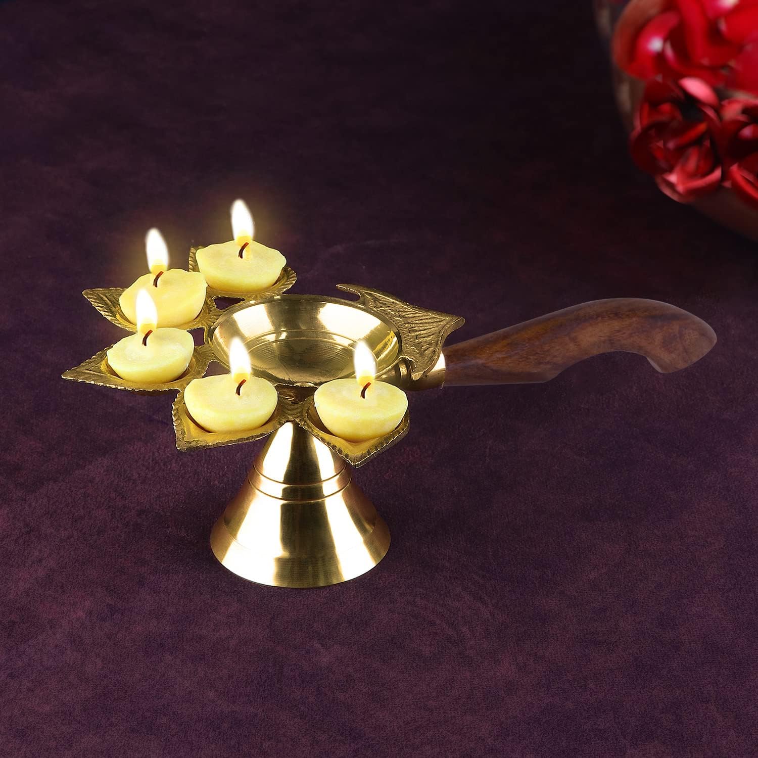 SATVIK Panch de latón Aarti Diya con mango de madera Decoración Soporte de luz de té Latón Jyot Dia Lámpara de aceite de mano Lámpara Puja Kutthu