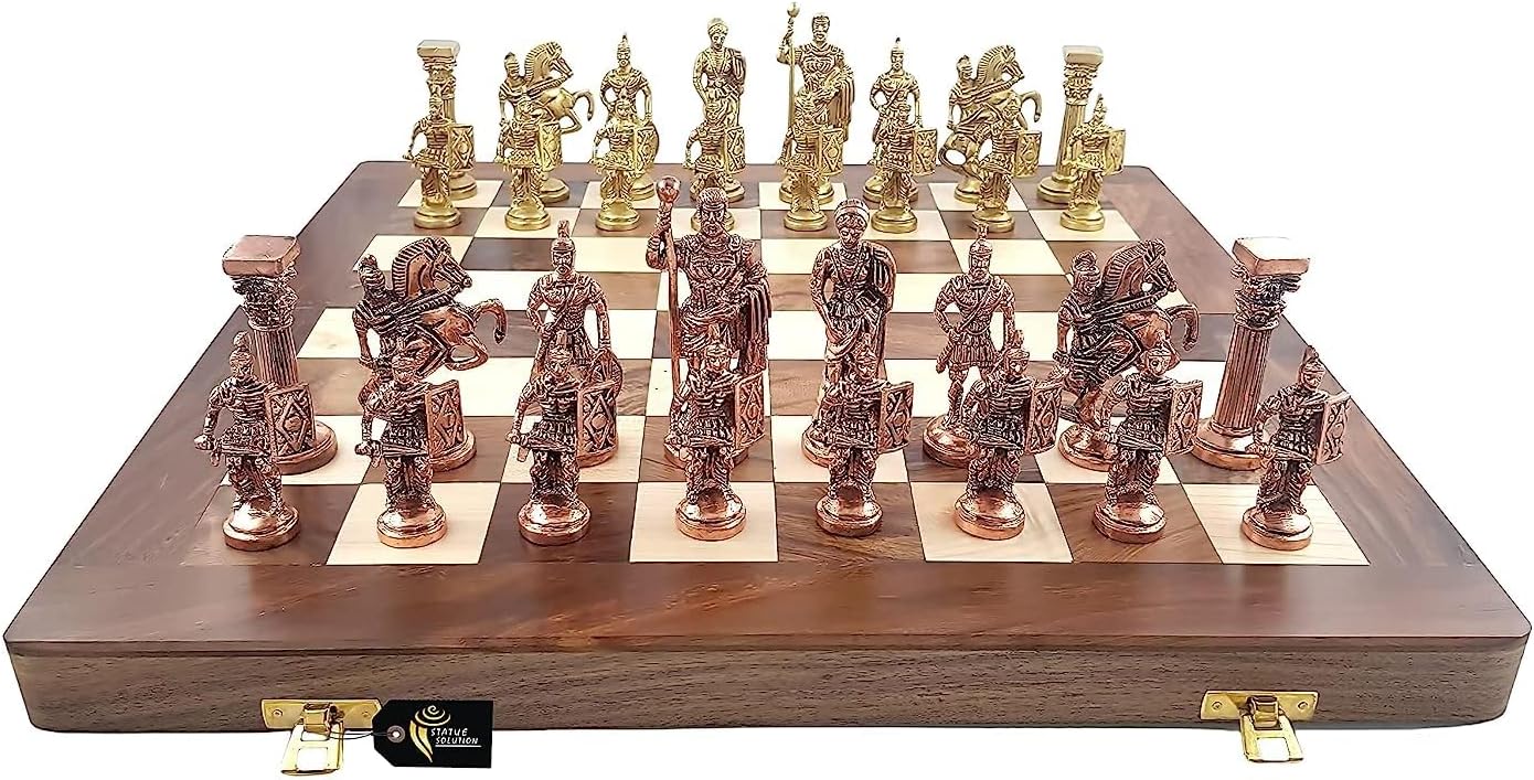 Juego de ajedrez con piezas esculpidas de latón en estilo romano antiguo con tablero plegable de madera de 16 pulgadas, paquete de 1, multicolor