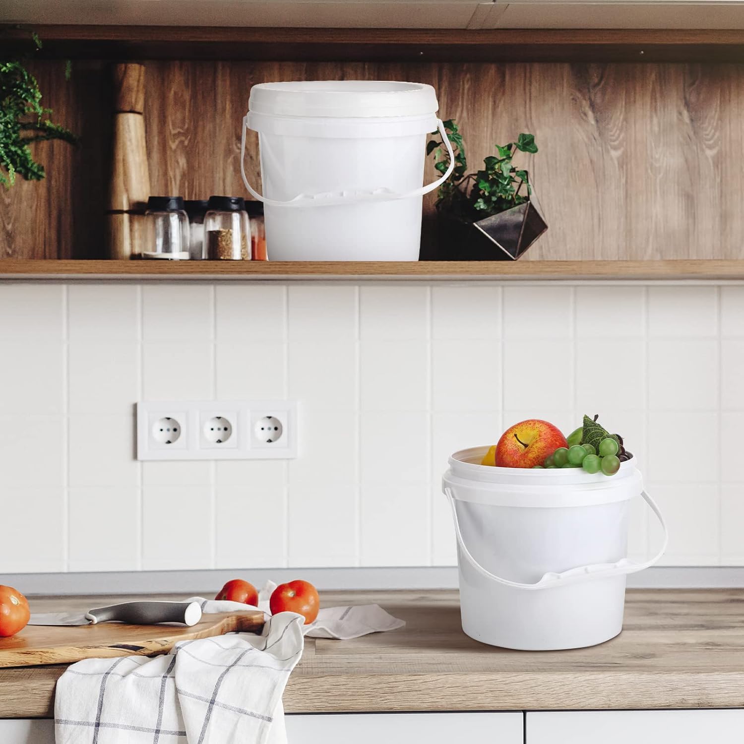 Gerrii Paquete de 10 cubos de plástico blanco con asa y tapa, contenedores de almacenamiento de alimentos, cubo multiusos para pintura, agua,