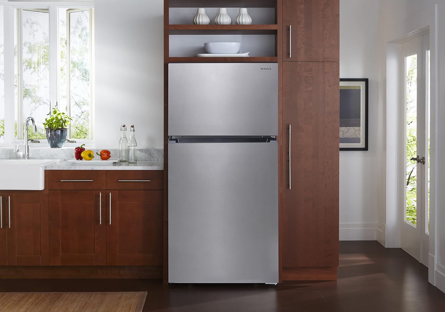 Winia Refrigerador congelador superior de 18 pies cúbicos con máquina de hielo – Acero inoxidable