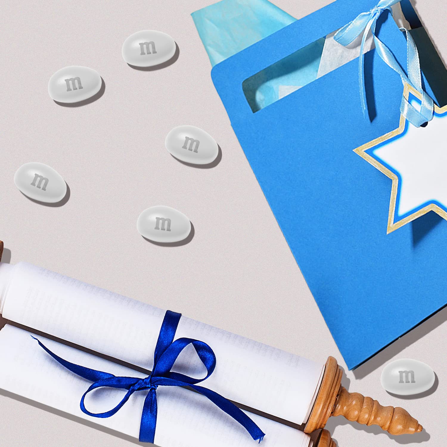 M&M’S Caramelos de chocolate blanco de maní, 2 libras de caramelos a granel en paquete resellable para bodas, graduaciones, mesas de postre, fiestas