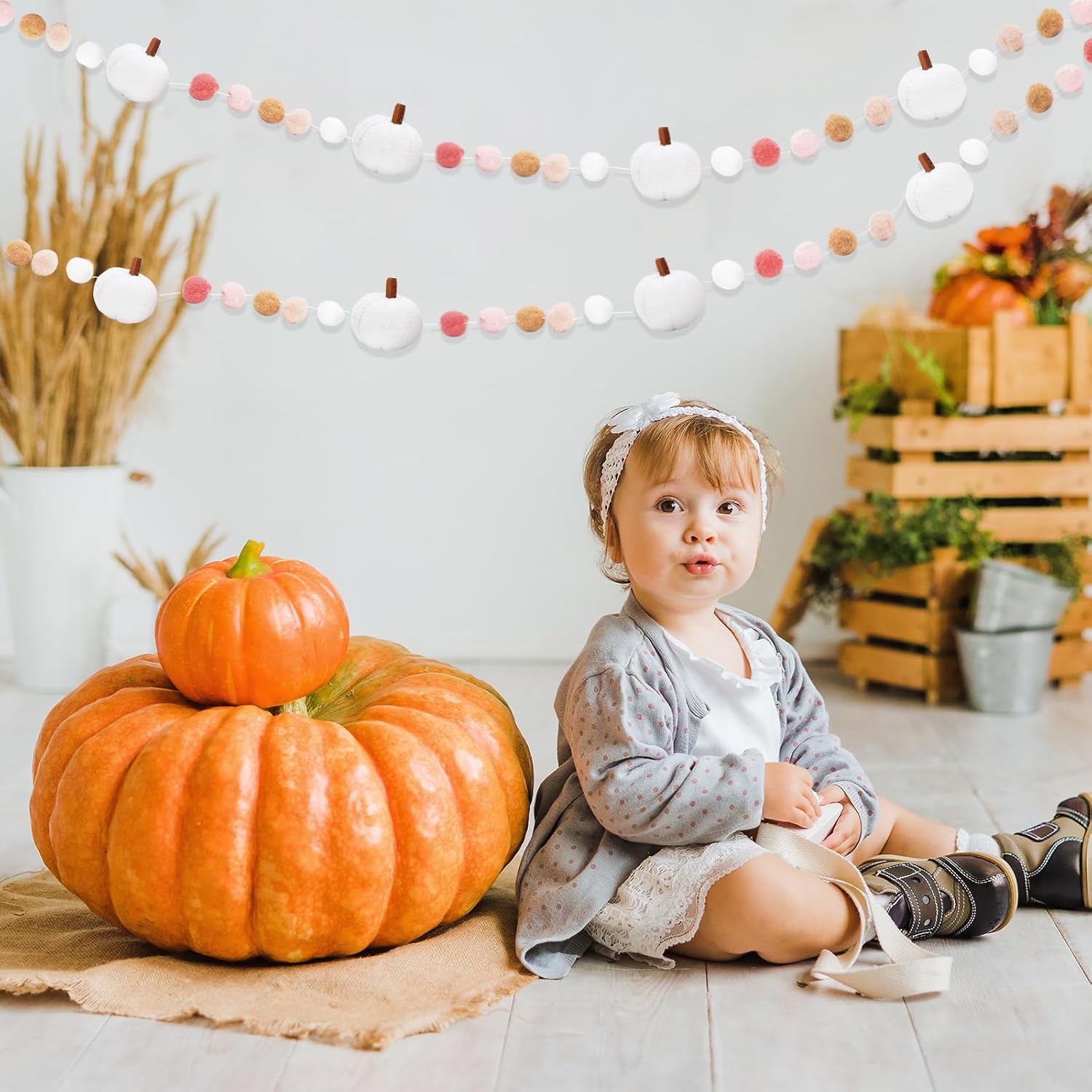Whaline Guirnalda de fieltro de otoño de 8.2 pies con forma de calabaza blanca 3D banderines de fieltro colorido bola de pompón premontada guirnalda
