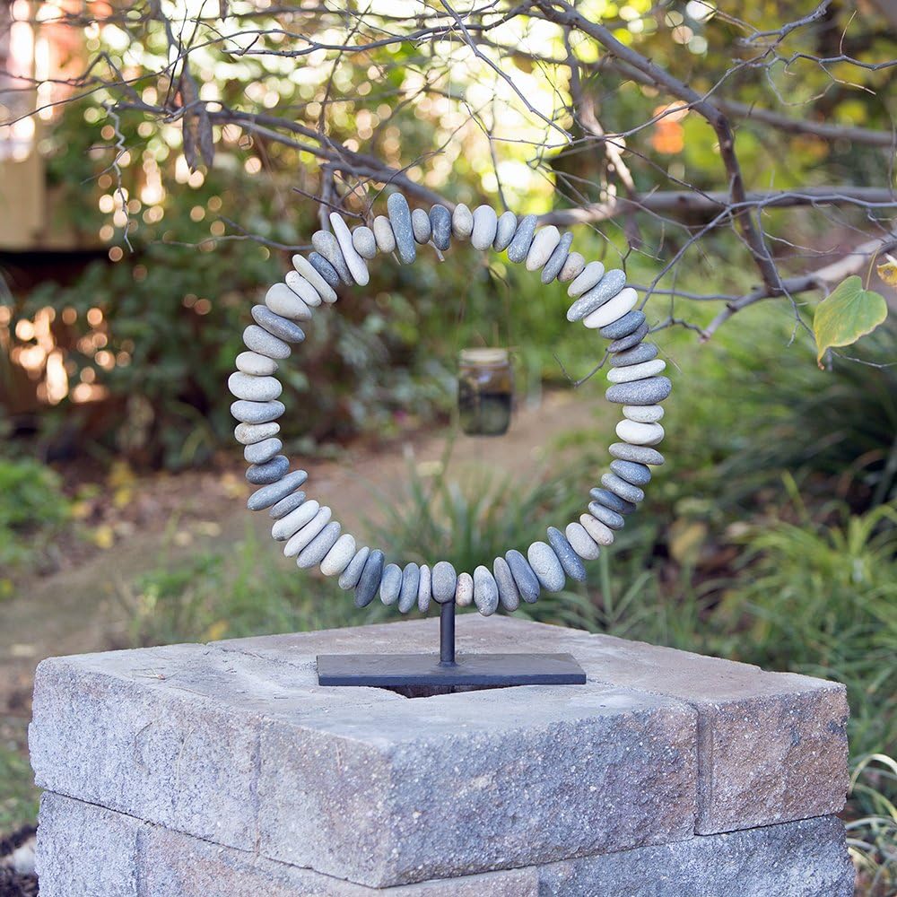 Anillo de piedra apilada de río natural en el soporte, estatua de decoración de jardín zen (pequeño)