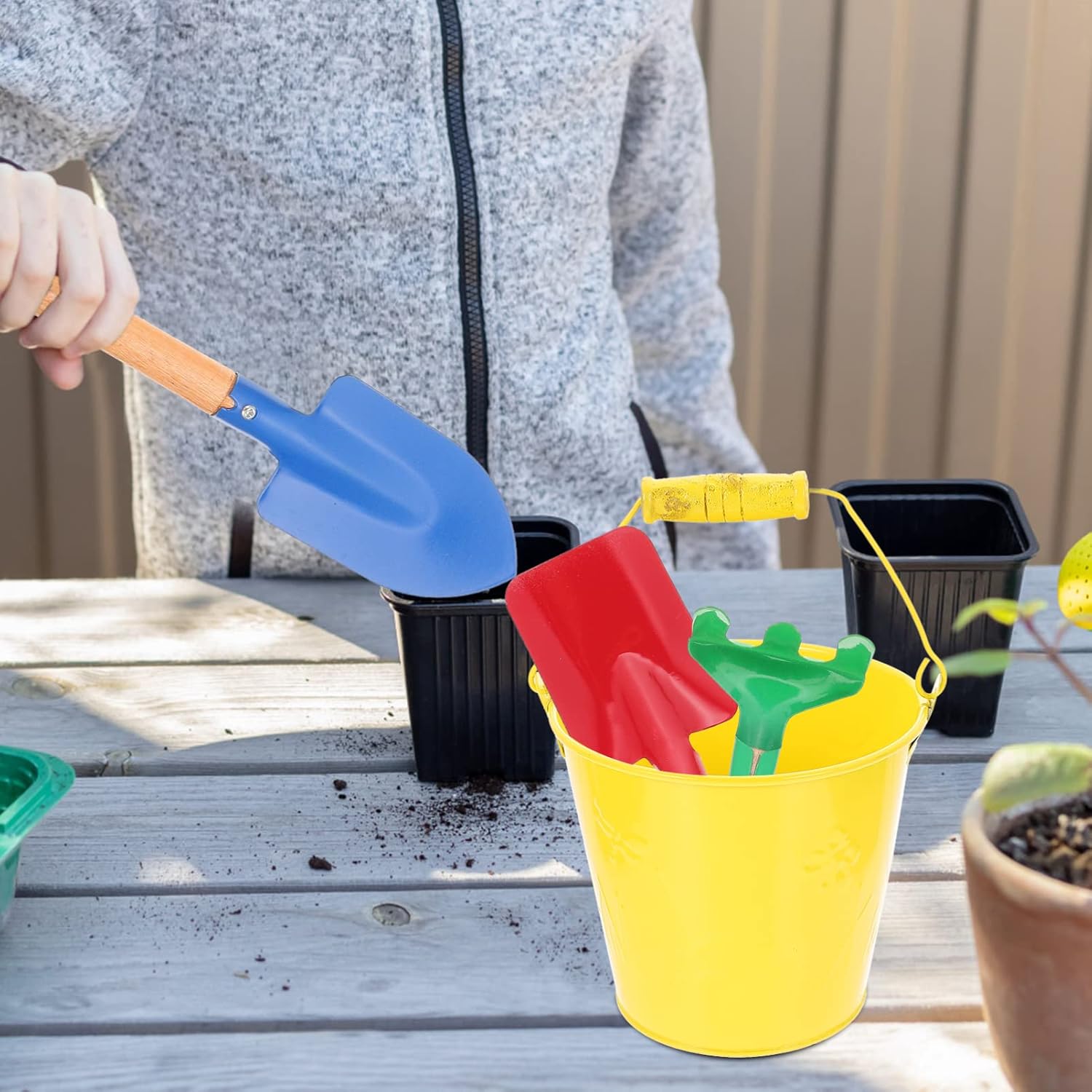 Toddmomy Juguetes para niños, herramientas de jardín, juego de 4 piezas de herramientas de jardinería para niños, arena y playa, equipo de