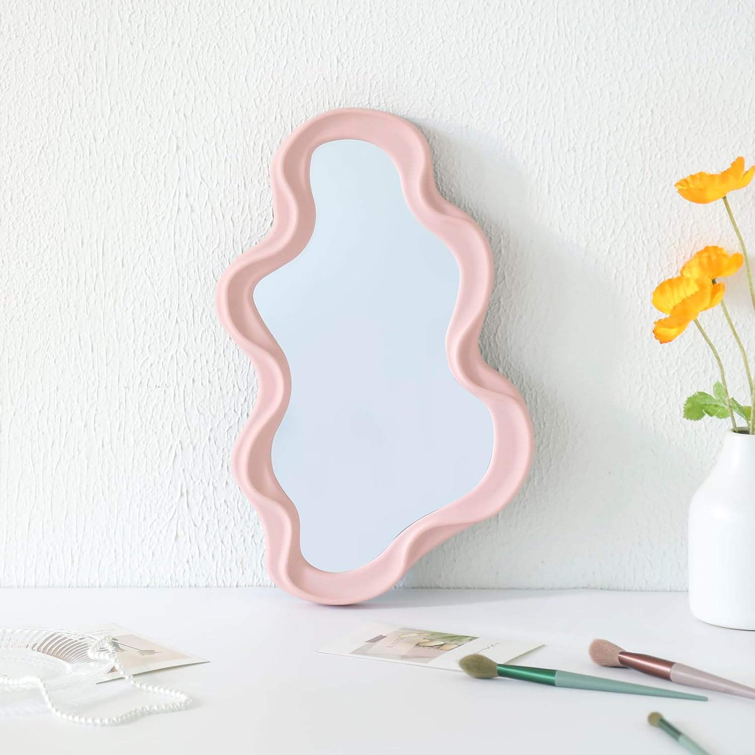 D&XQAUO Espejo de maquillaje irregular montado en la pared, espejo de escritorio decorativo, bonito y elegante espejo de nube