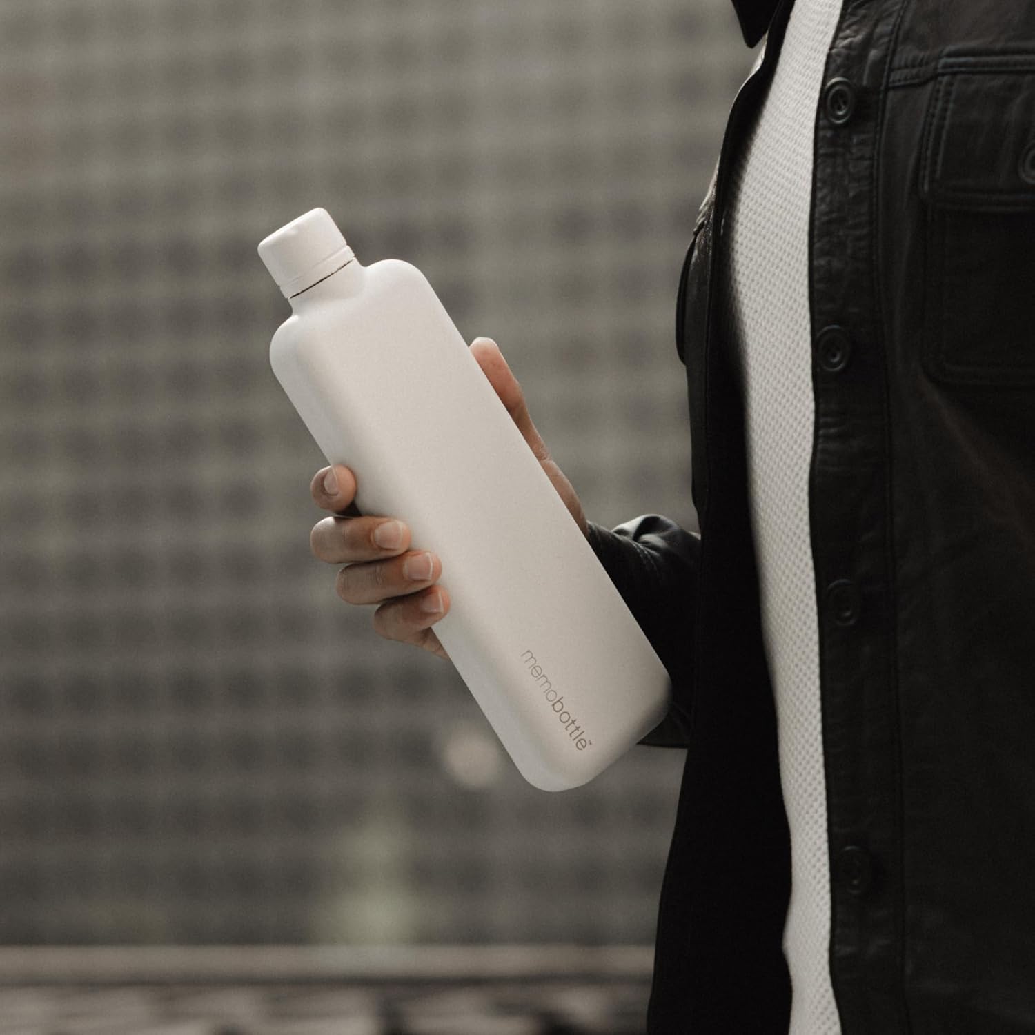 memobottle Acero inoxidable delgado (blanco), 20 onzas, botella de agua duradera, a prueba de fugas, sin BPA, ideal para un estilo de vida moderno,