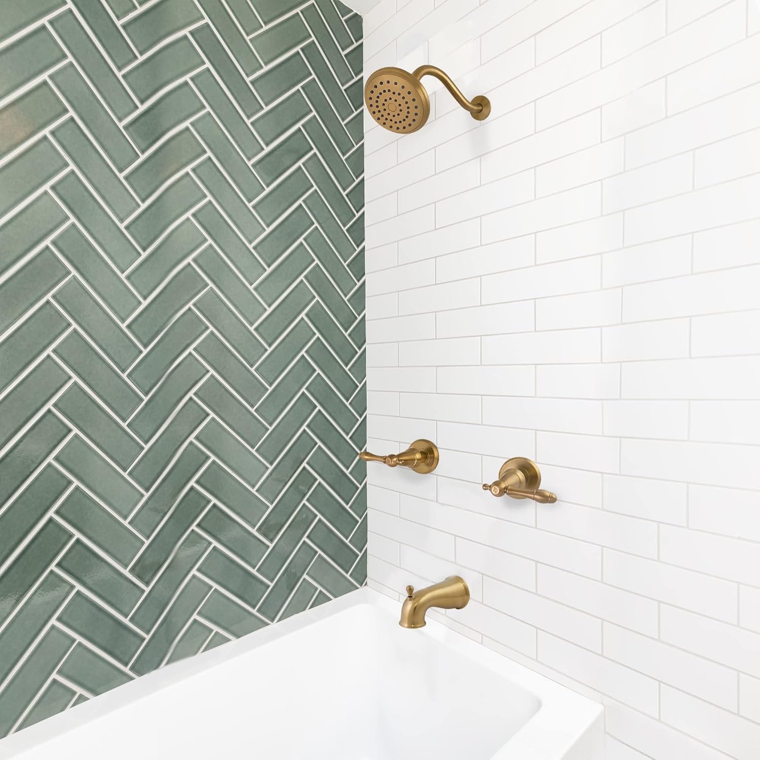 Design House 595728 Oakmont – Molde para bañera y ducha con cabezal de ducha de una sola función, grifo de 2 manijas y válvula, oro cepillado
