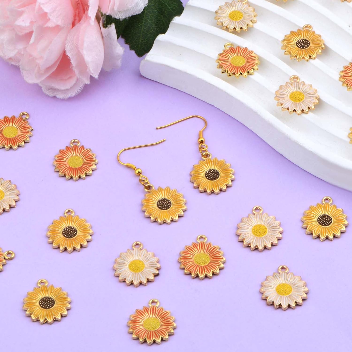 30 dijes de aleación esmaltada con forma de flor de sol, encantadores colgantes de margarita, girasol, suministros de manualidades para