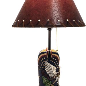 Ebros Gift Banderín patriótico de piel sintética con diseño de águila calva y bandera americana, bota vaquera, pintada a mano, lámpara de mesa de Ebros Gift Banderín patriótico de piel sintética con diseño de águila calva y bandera americana, bota vaquera, pintada a mano, lámpara de mesa de