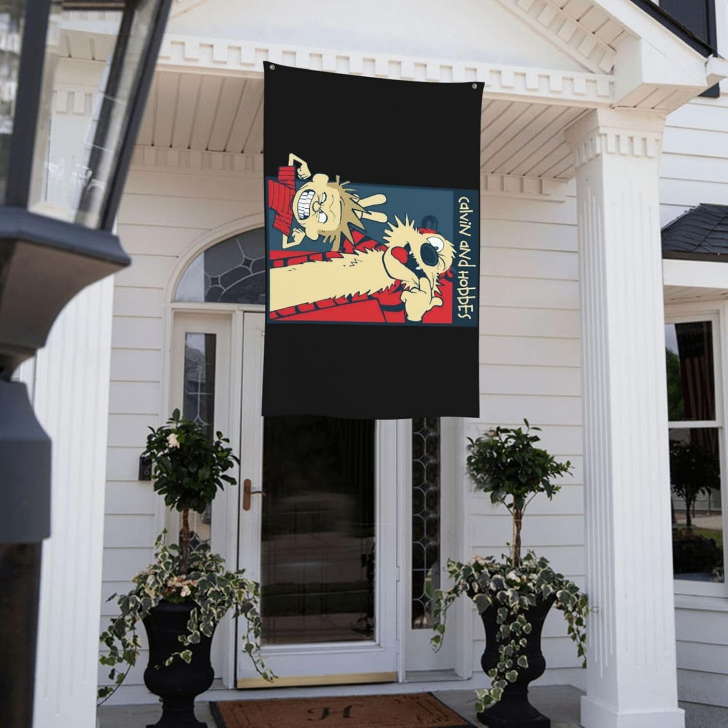 Calvin Comic and Hobbes – Bandera de jardín para exteriores de 3 x 5 pies, bonita bandera de cómic para fiesta de cumpleaños, bandera decorativa de