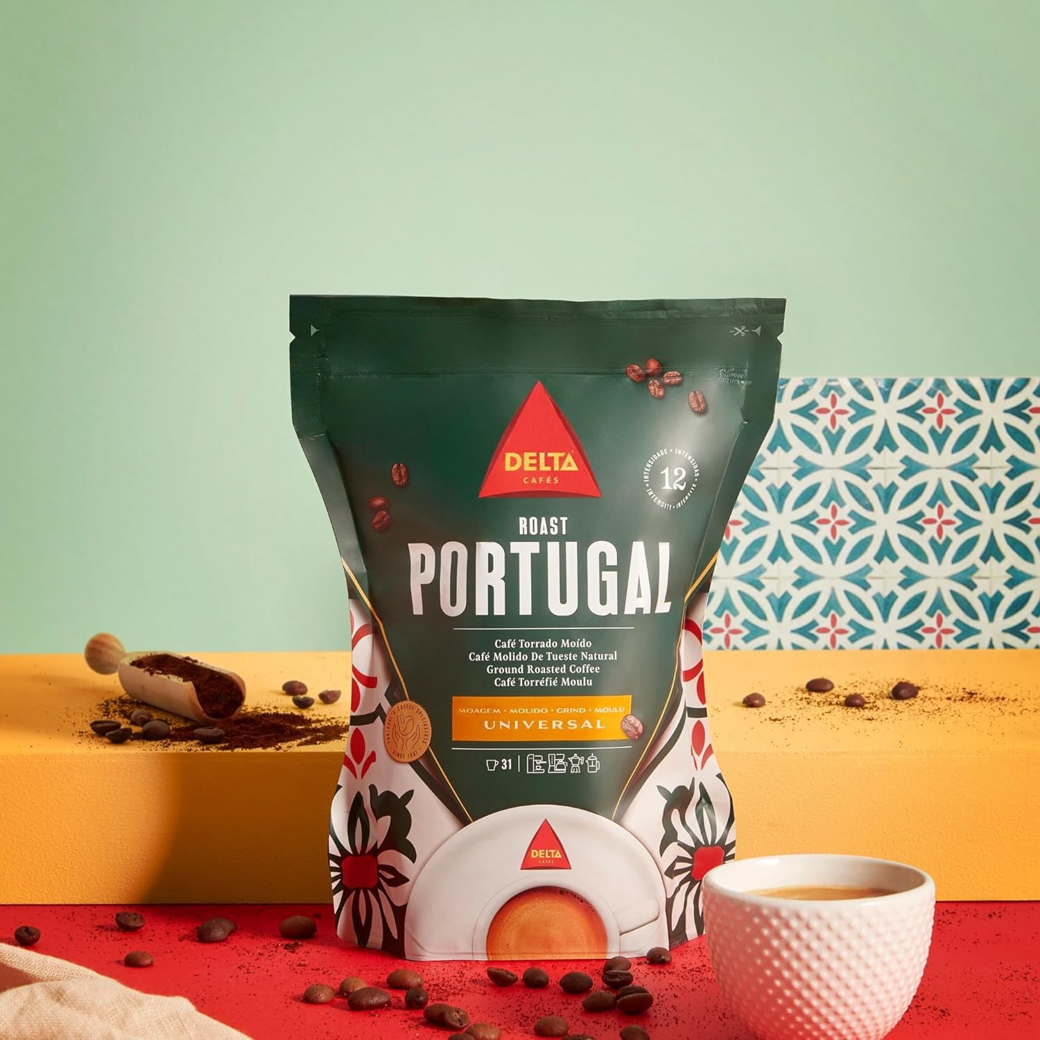 Delta Cafés Café molido Portugal, suave y delicioso café de tostado medio, compatible con máquina de expreso, molienda universal, 7.76 onzas