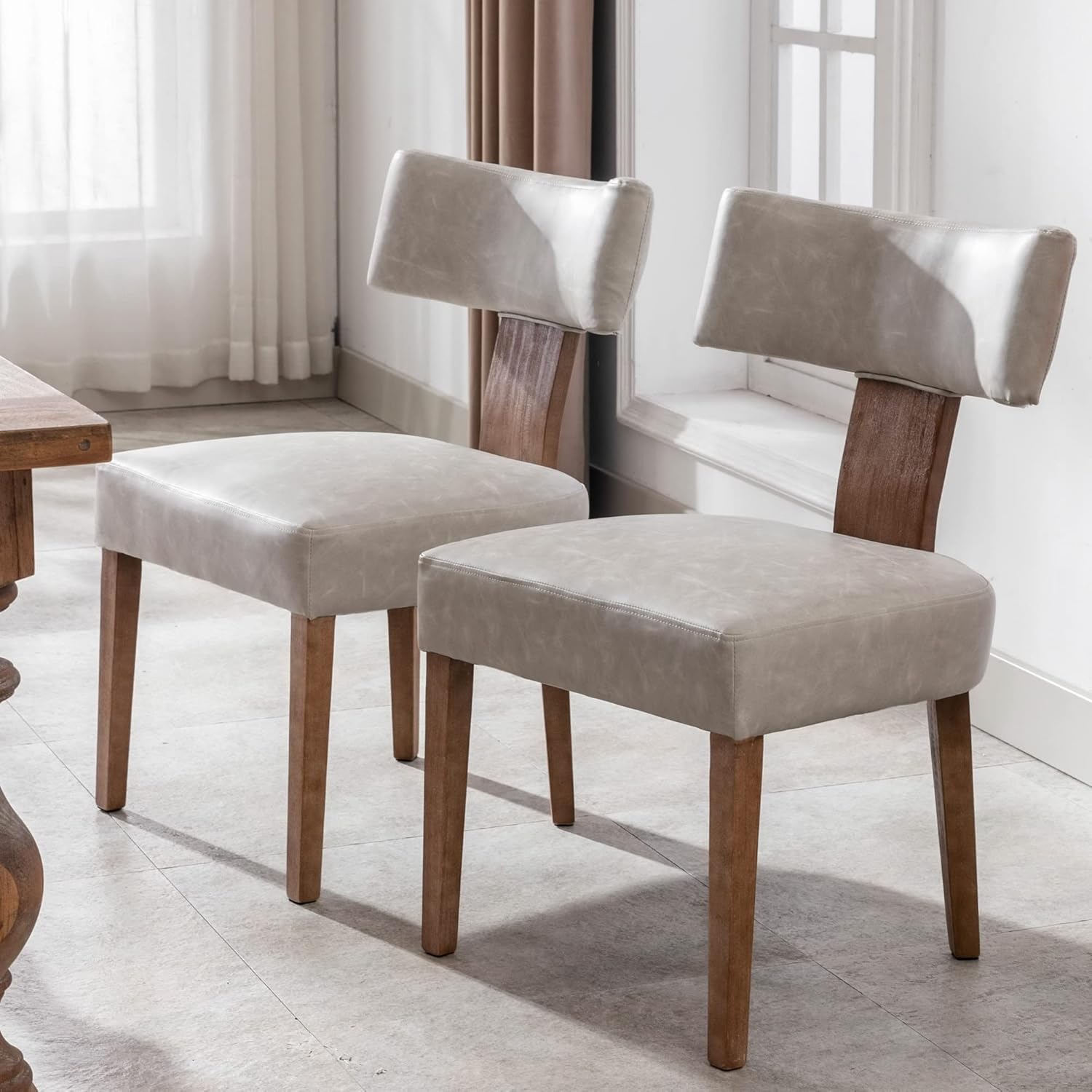 Juego de 2 sillas de comedor modernas, cómodas sillas laterales tapizadas con patas de madera, sillas de comedor de piel sintética con respaldo
