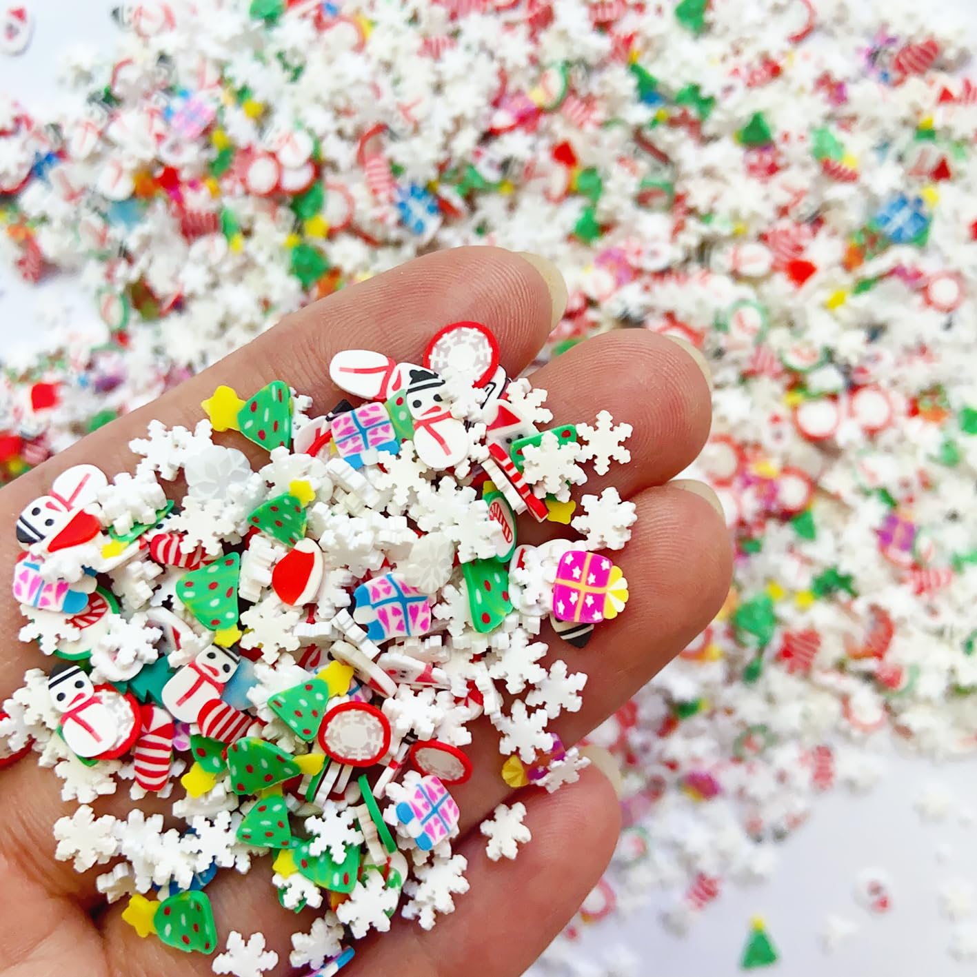 EHOPE Gránulos falsos de Navidad, chispas de caramelo falso, gránulos de arcilla de polímero, rebanadas de arcilla polimérica para arte de uñas,