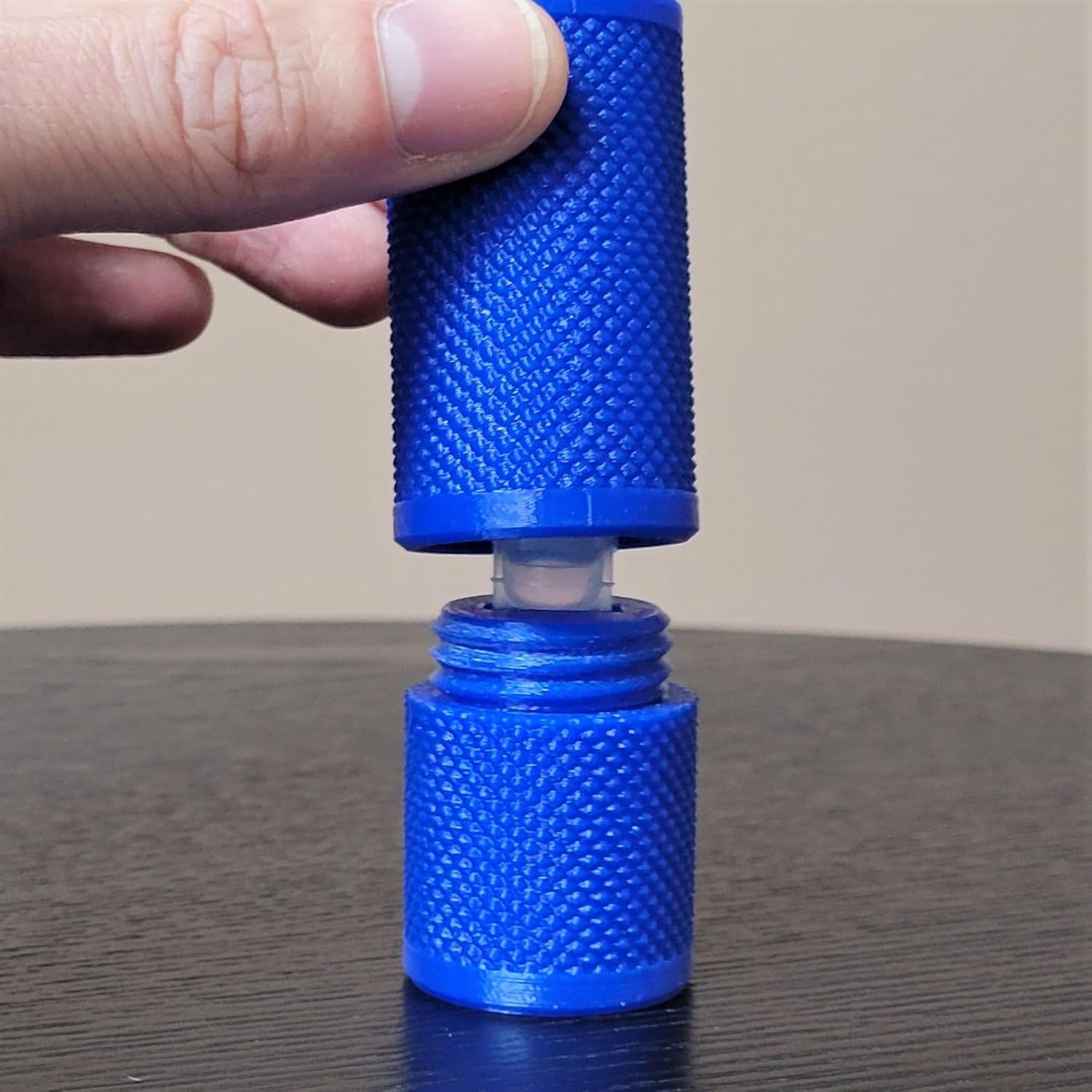 Soporte para viales de gotas para ojos y estuche de transporte de bolsillo  Capacidad para un (1) vial de colirio de un solo uso  Ideal para llevar