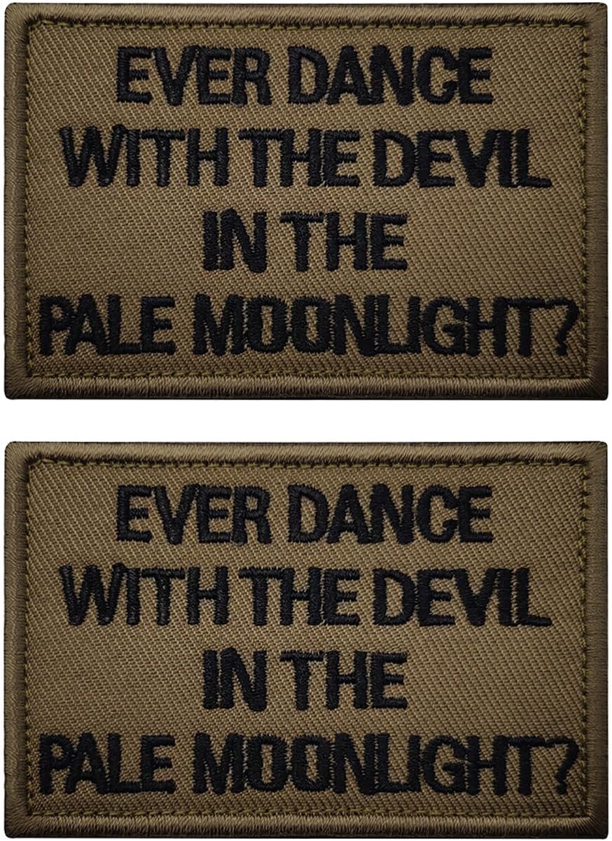 2 piezas AliPlus Ever Dance with The Devil in The Pale Moonlight Parche divertido bordado táctico moral parche apliques cierre gancho respaldo