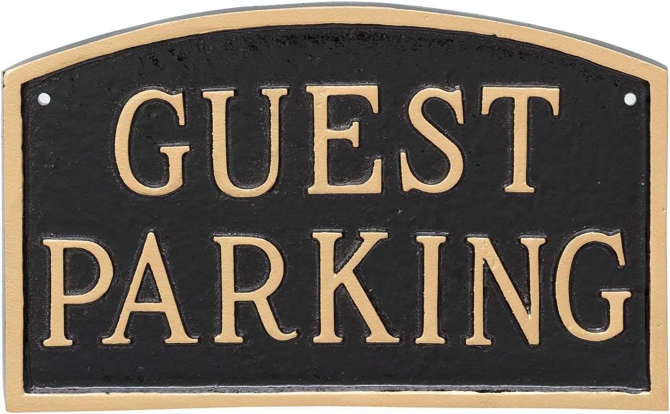 Montague Metal Products Arch Guest Parking Statement – Letrero de placa negra con letras doradas, 5.5 x 9 pulgadas