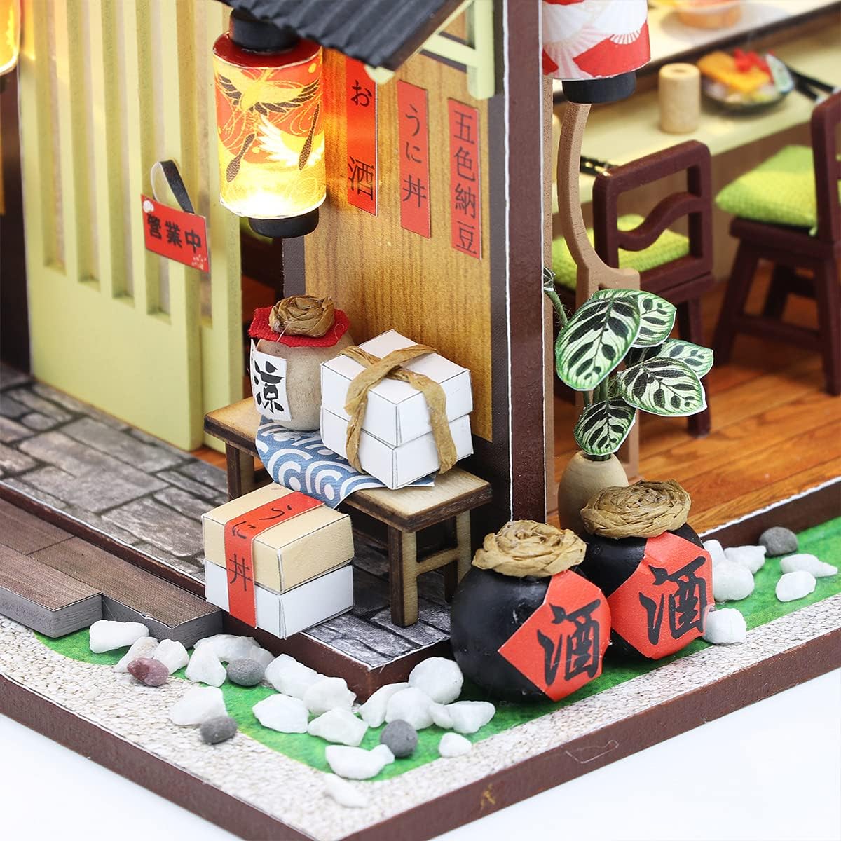 GuDoQi Kit de casa de muñecas en miniatura, kit de casa pequeña con muebles, kit de casa en miniatura a escala 124, tienda de estilo japonés, gran
