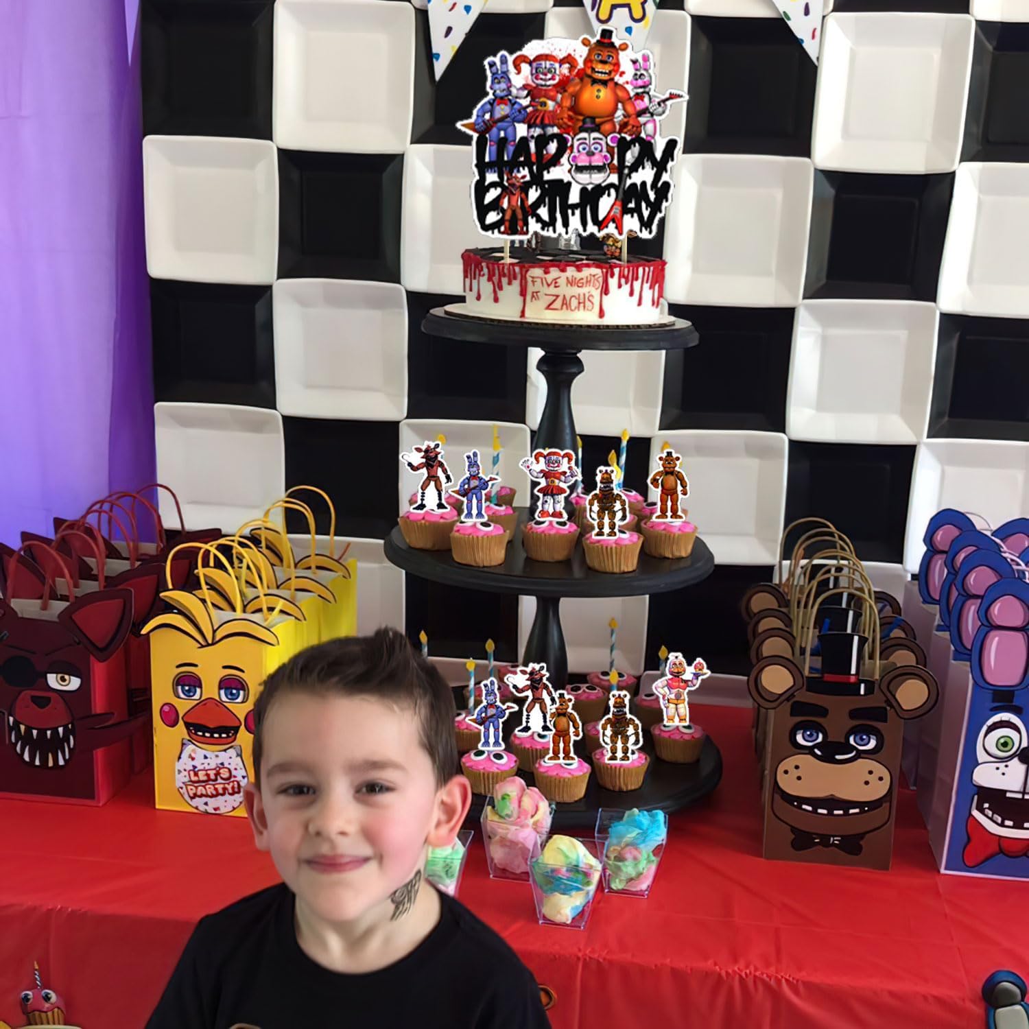Decoración temática de fiesta de cumpleaños para niños con 1 pancarta de feliz cumpleaños, 12 adornos para cupcakes, 18 globos para fiestas