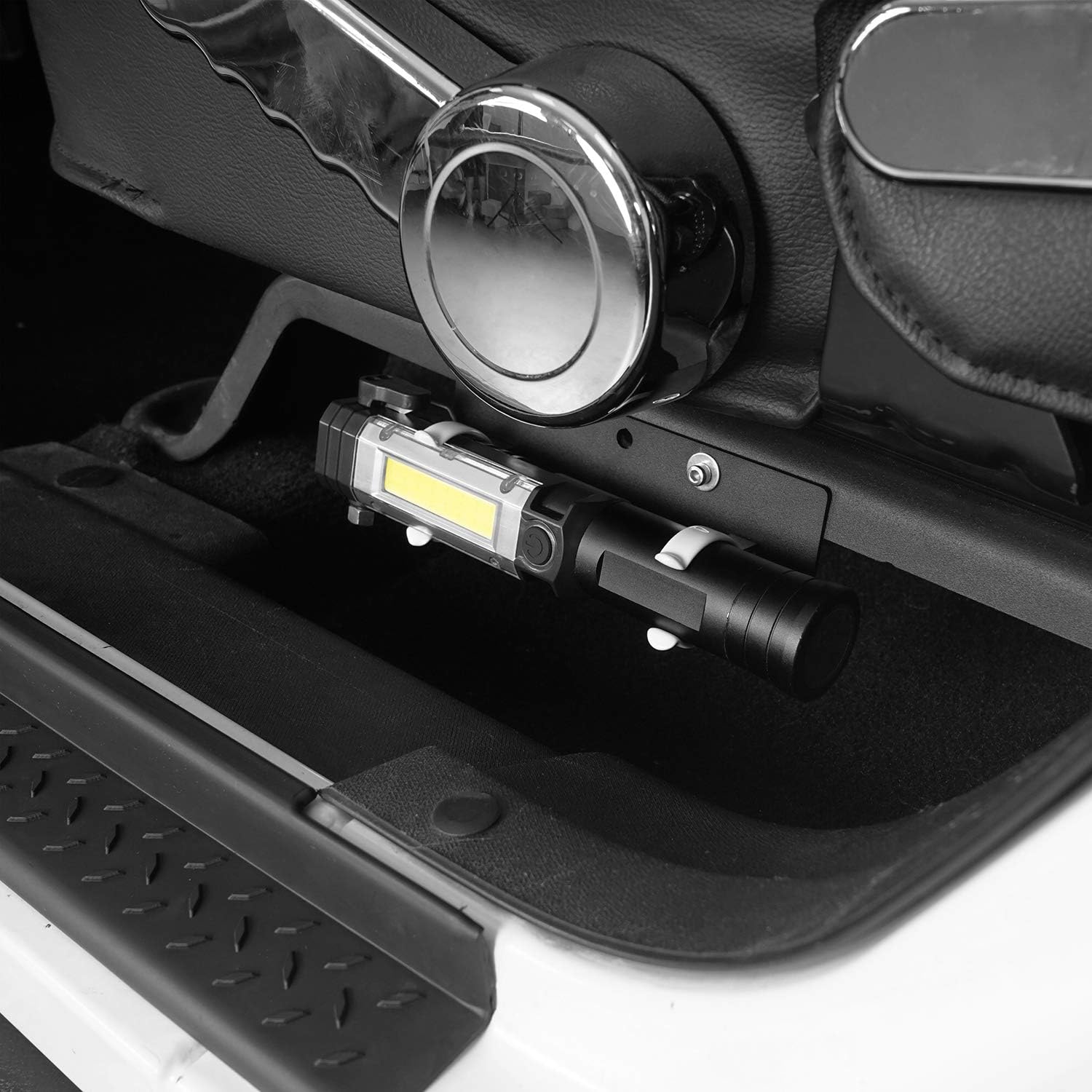 Hooke Road JK Wrangler – Soporte para linterna de asiento delantero con linterna (pilas no incluidas) para Jeep JK Wrangler 2011-2018 y Unlimited