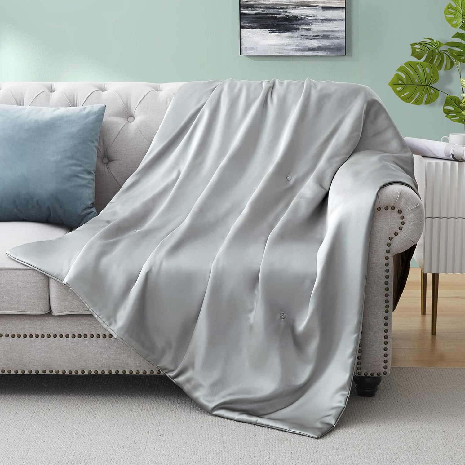 Manta de seda  Manta de satén plegable de enfriamiento gris claro para sofá, cama, campamento, al aire libre, viajes, coche  Manta súper suave y