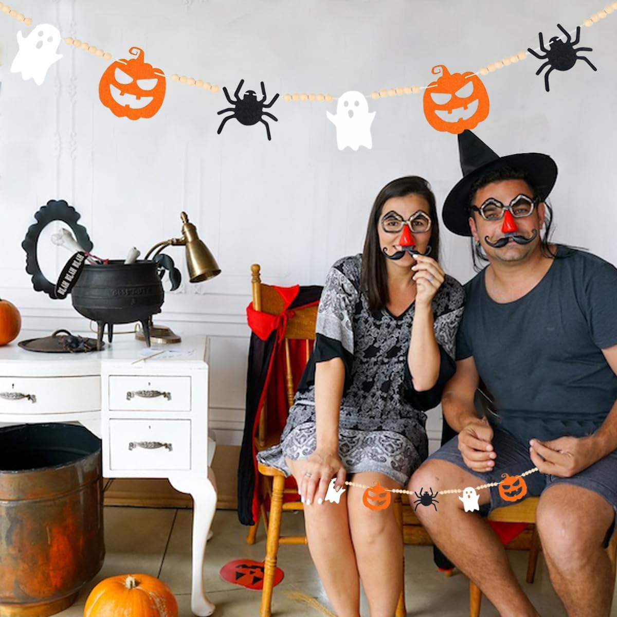 Decoraciones de Halloween Garlan de fieltro para interiores y exteriores, guirnalda de cuentas de madera de araña fantasma de fieltro para