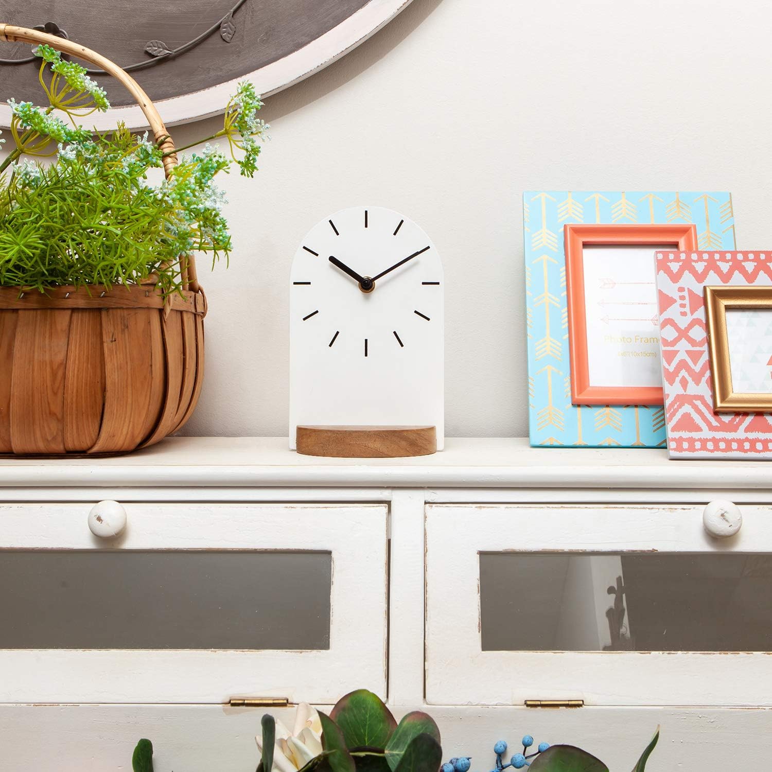 SOFFEE DESIGN Reloj de mesa de una pieza con hoja de hierro con base de madera, reloj de escritorio sin tictac funciona con pilas para sala de