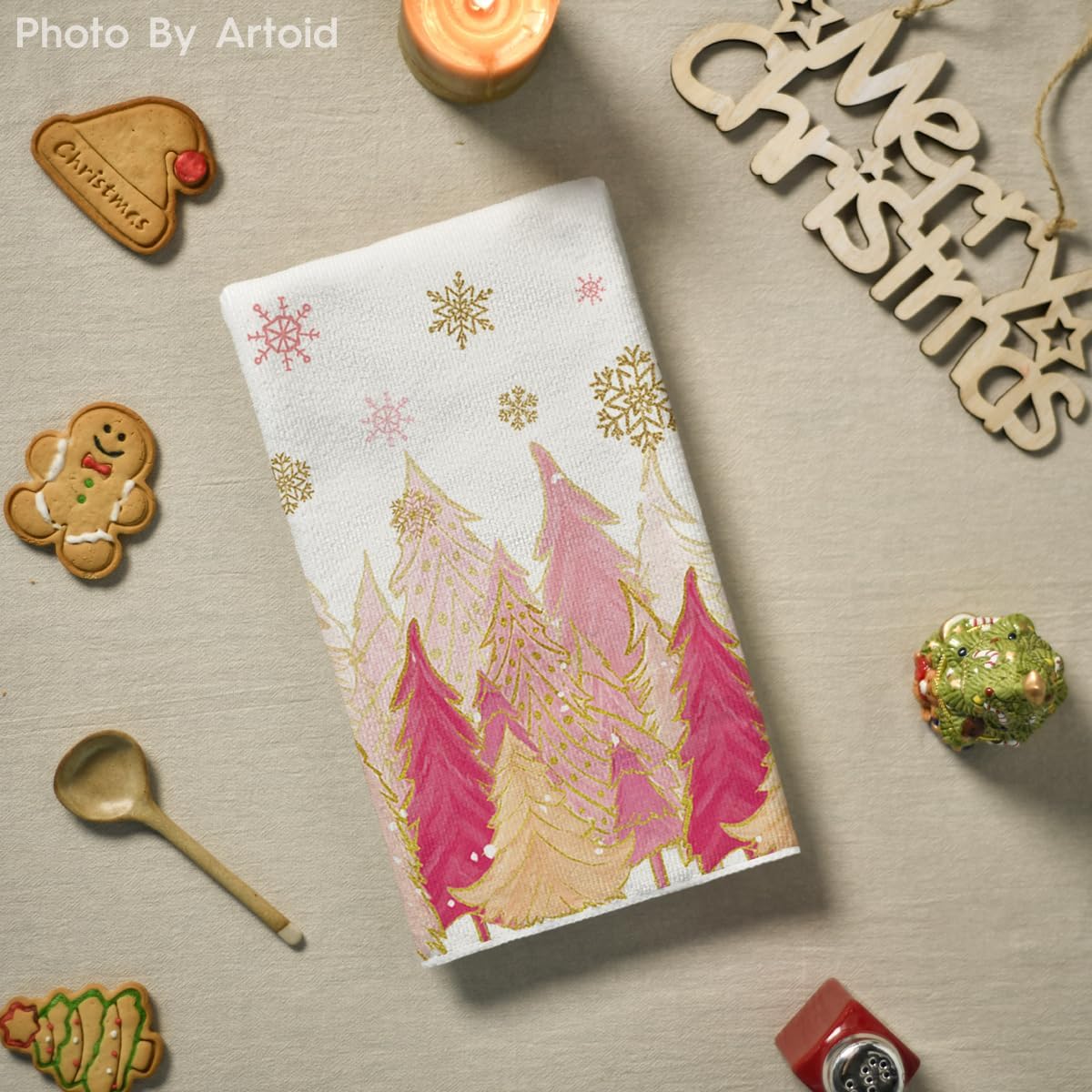Artoid Mode Juego de 4 toallas de cocina de Navidad con bola de muñeco de nieve de Papá Noel, color rosa, 18 x 26 pulgadas, decoración de Navidad