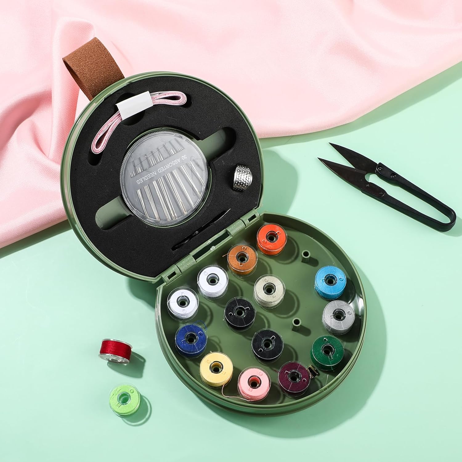 Amaxiu Mini kits de costura de viaje, juego de reparación de costura portátil de lujo con estuche organizador de cuero plegable, apto para
