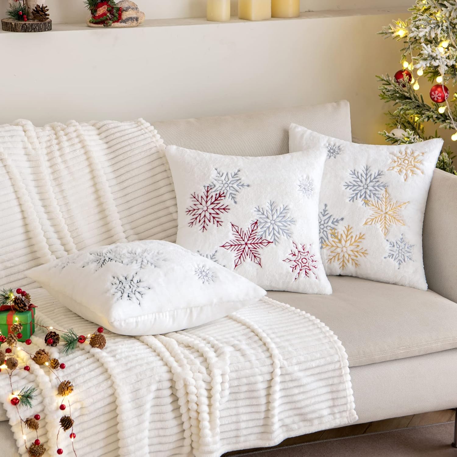MIULEE Paquete de 2 fundas de almohada decorativas de Navidad, fundas de almohada de piel sintética suave con bordado de copo de nieve, bonitas
