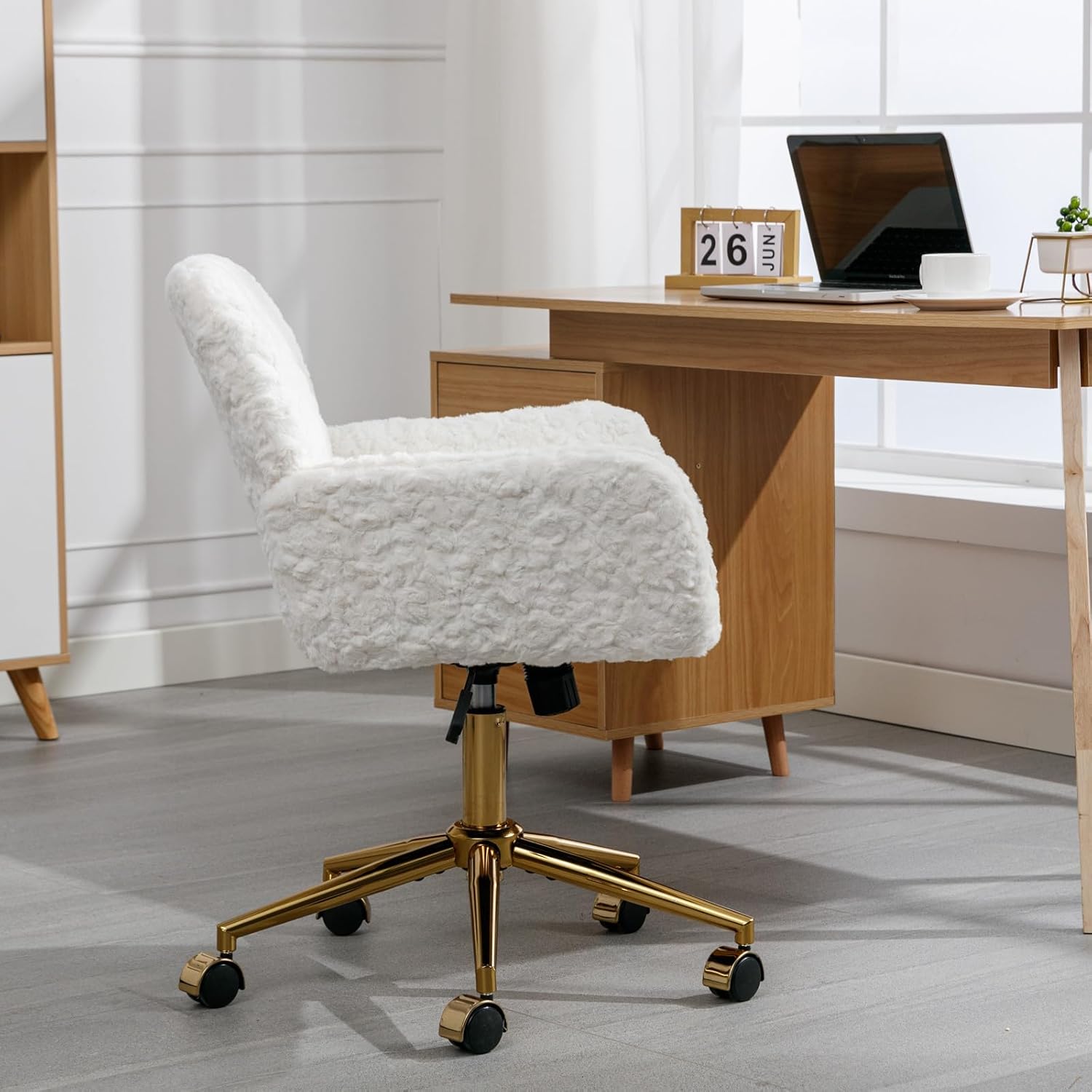 Silla de tocador blanca, silla de escritorio, pequeña silla giratoria ajustable para maquillaje en casa, linda silla con forma de carcasa con patas