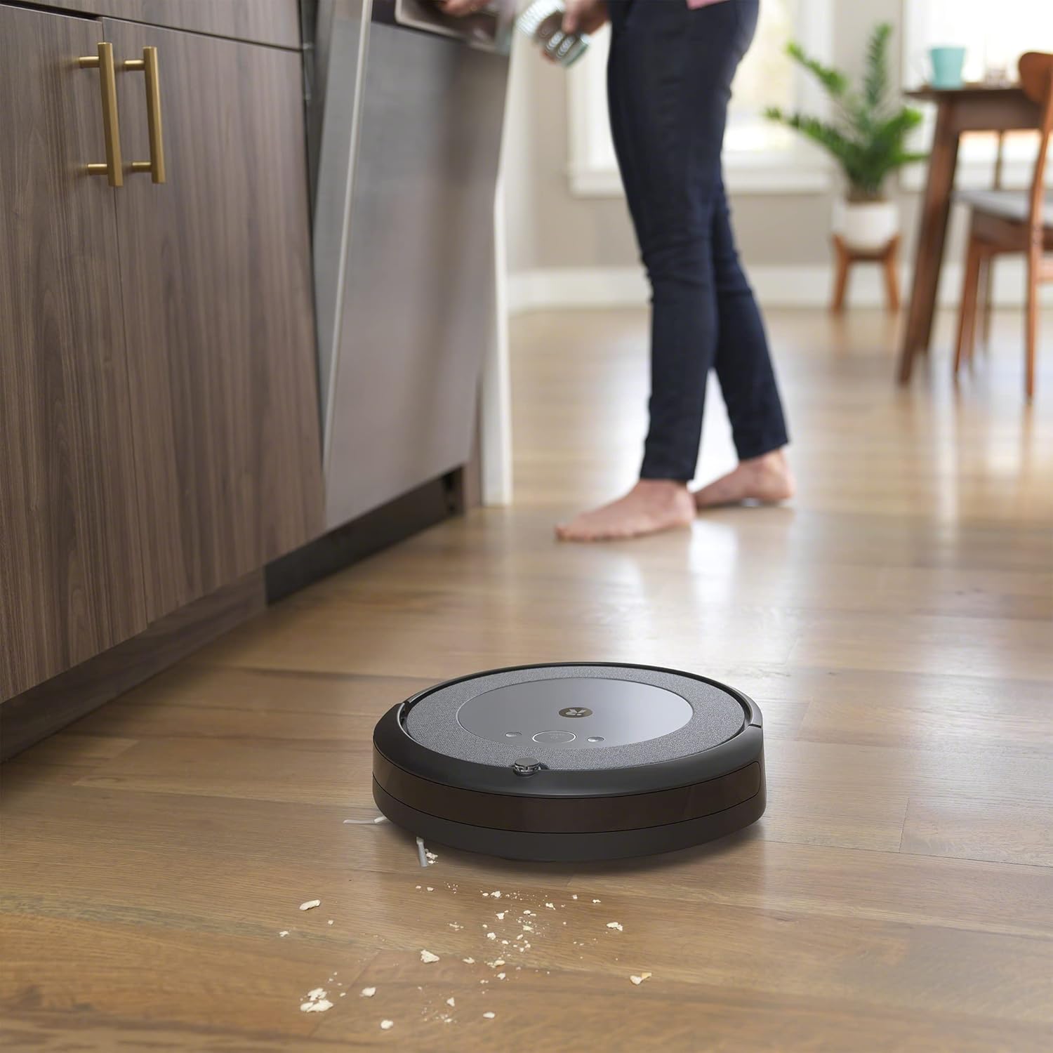 iRobot Roomba i1 (1152) Robot Aspiradora – Mapeo conectado Wi-Fi, funciona con Google, ideal para pelo de mascotas, alfombras