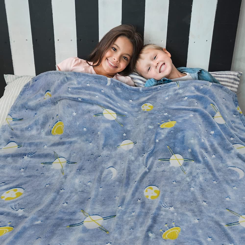 PAVILIA Manta que brilla en la oscuridad, regalo de planeta espacial para niñas y niños, manta de juguete para niños de 1, 2, 3, 4, 5, 6, 7, 8, 9,