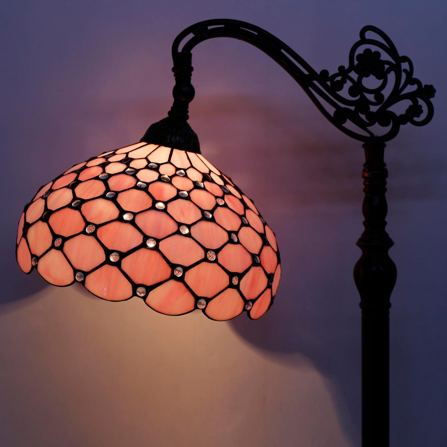 WERFACTORY Tiffany – Lámpara de pie con cuentas de perlas de color rosa, 12 x 18 x 64 pulgadas, cuello de cisne ajustable, luz de lectura para