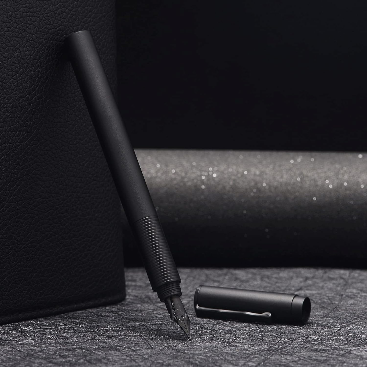 Hongdian H3 – Pluma estilográfica de aluminio negro con punta extrafina, tapa de rosca con clip de bambú