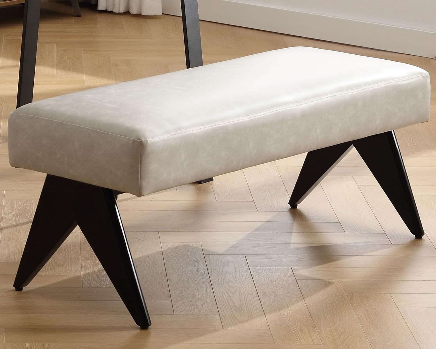 VESCASA Banco de comedor tapizado de piel sintética con patas de madera negra, entrada de 45.25 pulgadas de ancho, banco acolchado moderno para
