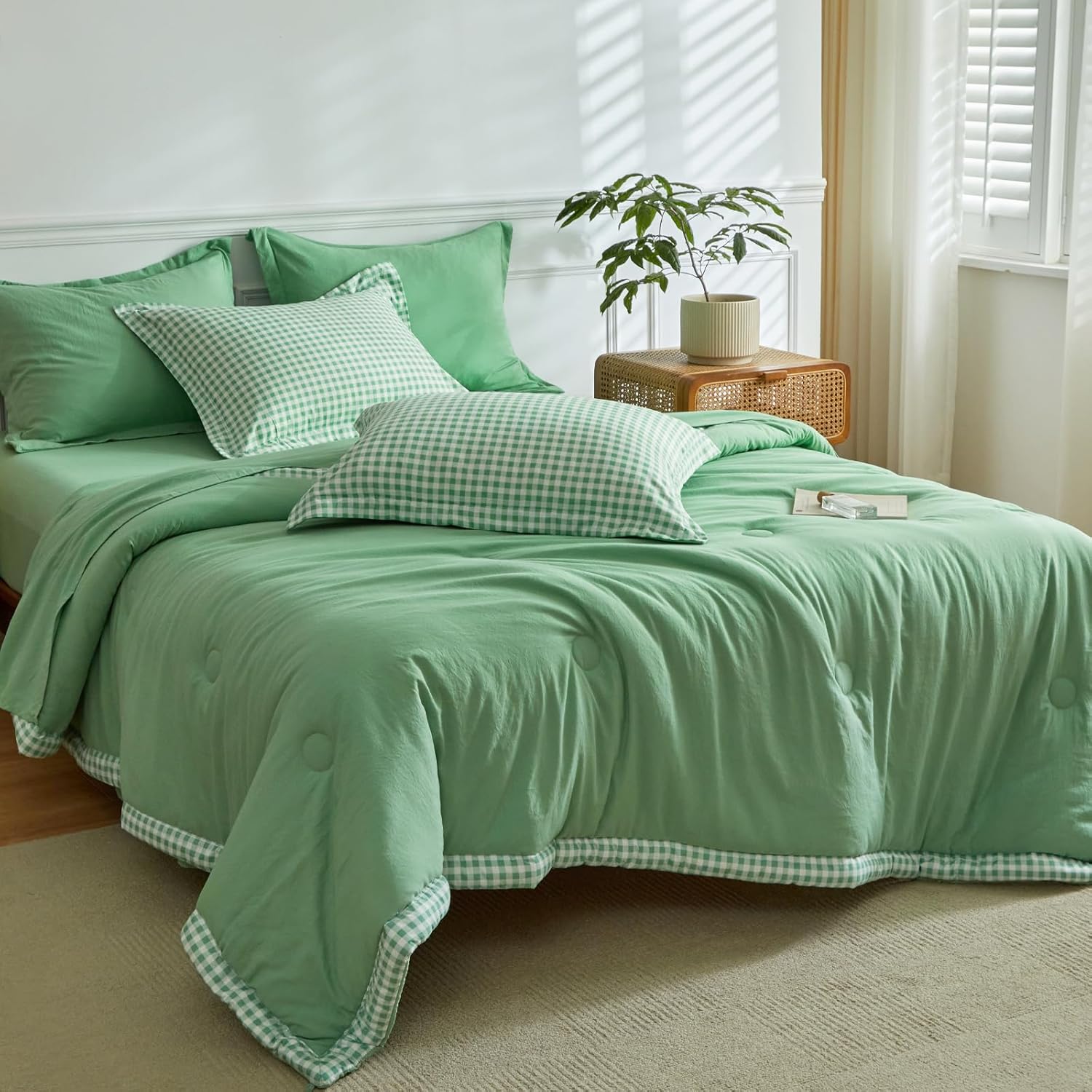 WARMDERN Juego de edredón a cuadros de búfalo tamaño Queen, edredón verde para cama tamaño Queen, edredón ligero y suave de 7 piezas con fundas de