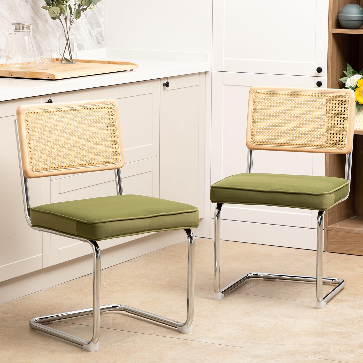 Okeysen Juego de 2 sillas de comedor, modernas sillas de cocina de terciopelo de mediados de siglo con respaldo tejido de caña y patas de metal,