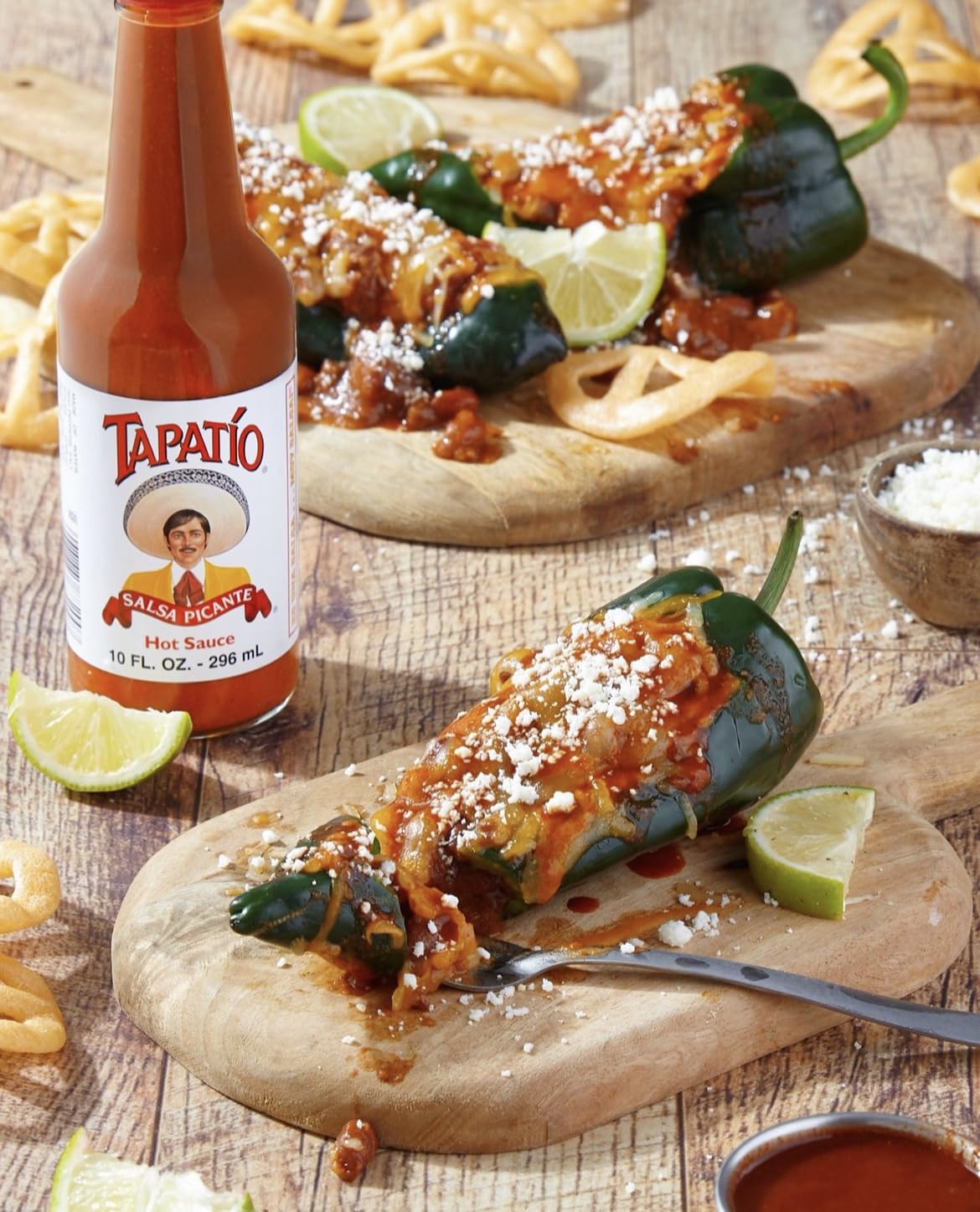 NROMBOX Tapatio Salsa Picante Salsa Picante  Botellas de vidrio originales de 5 onzas (paquete de 2)  Incluye con soporte para botellas boca abajo