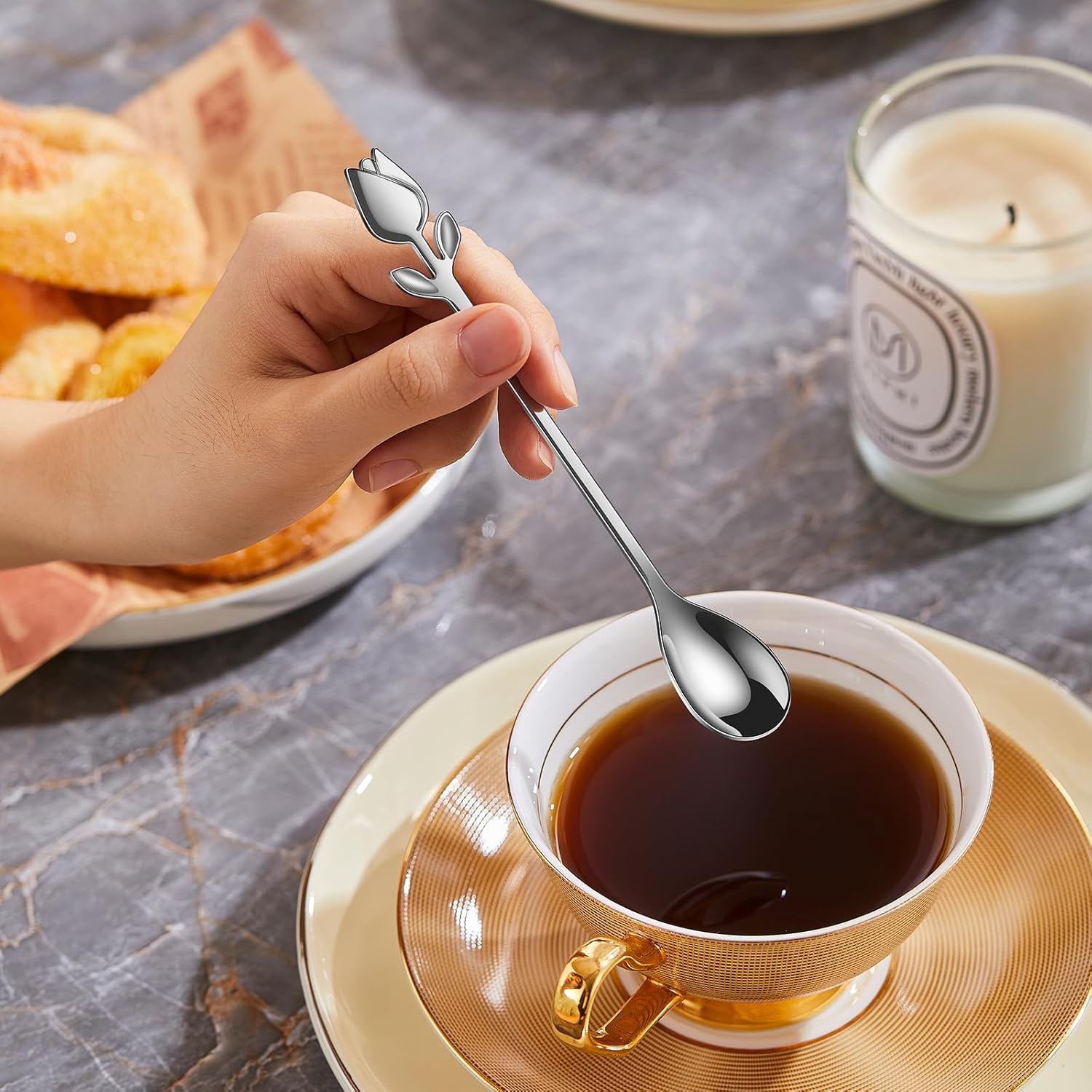 Juego de cucharas de café pequeñas plateadas con mango de tulipánrosa de 6 pulgadas, 12 piezas, acero inoxidable