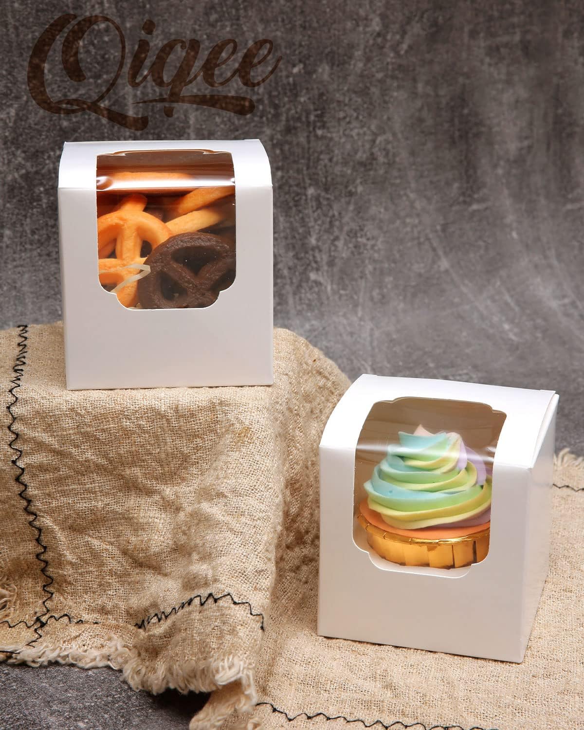 qiqee Paquete de 60 cajas para magdalenas autoemergentes individuales para cupcakes, color blanco, 3.5 x 3.5 x 3.5 pulgadas, cajas individuales para