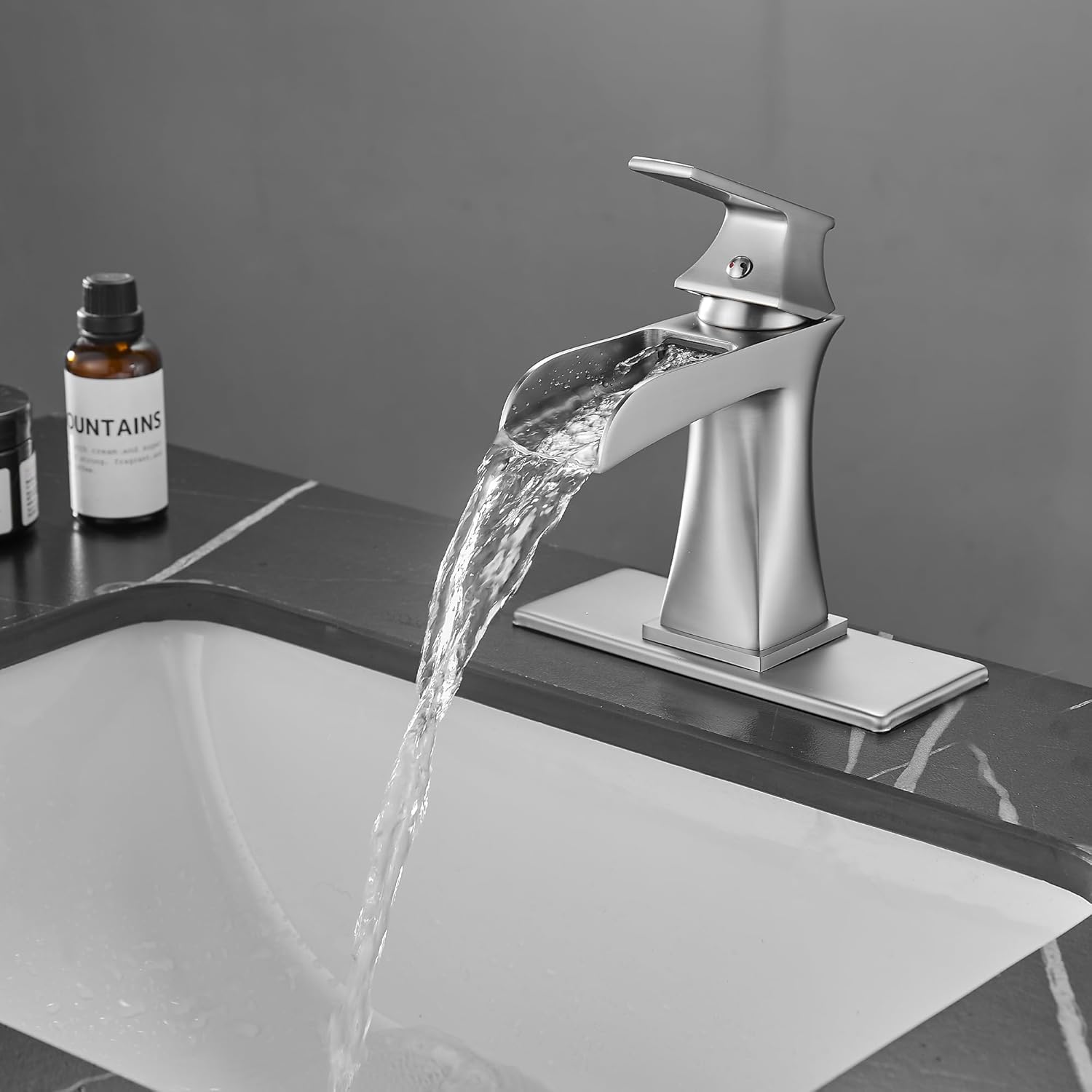 FOUTLQ Grifo de baño tipo cascada de níquel cepillado de una sola manija, grifo de lavabo de baño de 1 o 3 agujeros con drenaje desplegable,