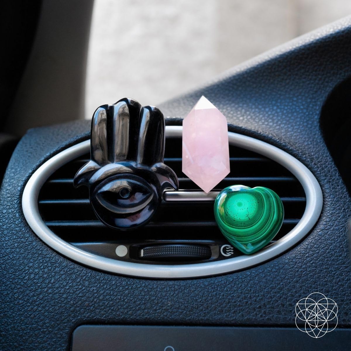 Conscious Items – Kit de aromaterapia Hamsa Hand of Safe Travels para automóvil de cristal – Accesorios de cristal para automóvil – Adornos para