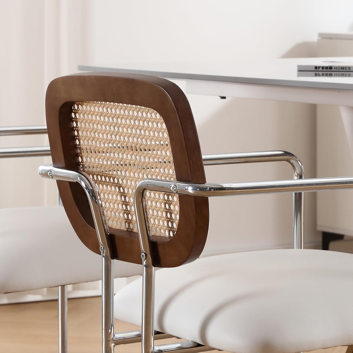 DUOMAY Mid-Century – Juego de 2 taburetes de bar modernos de 26 pulgadas de altura de mostrador con respaldo de ratán, silla de cocina tapizada de