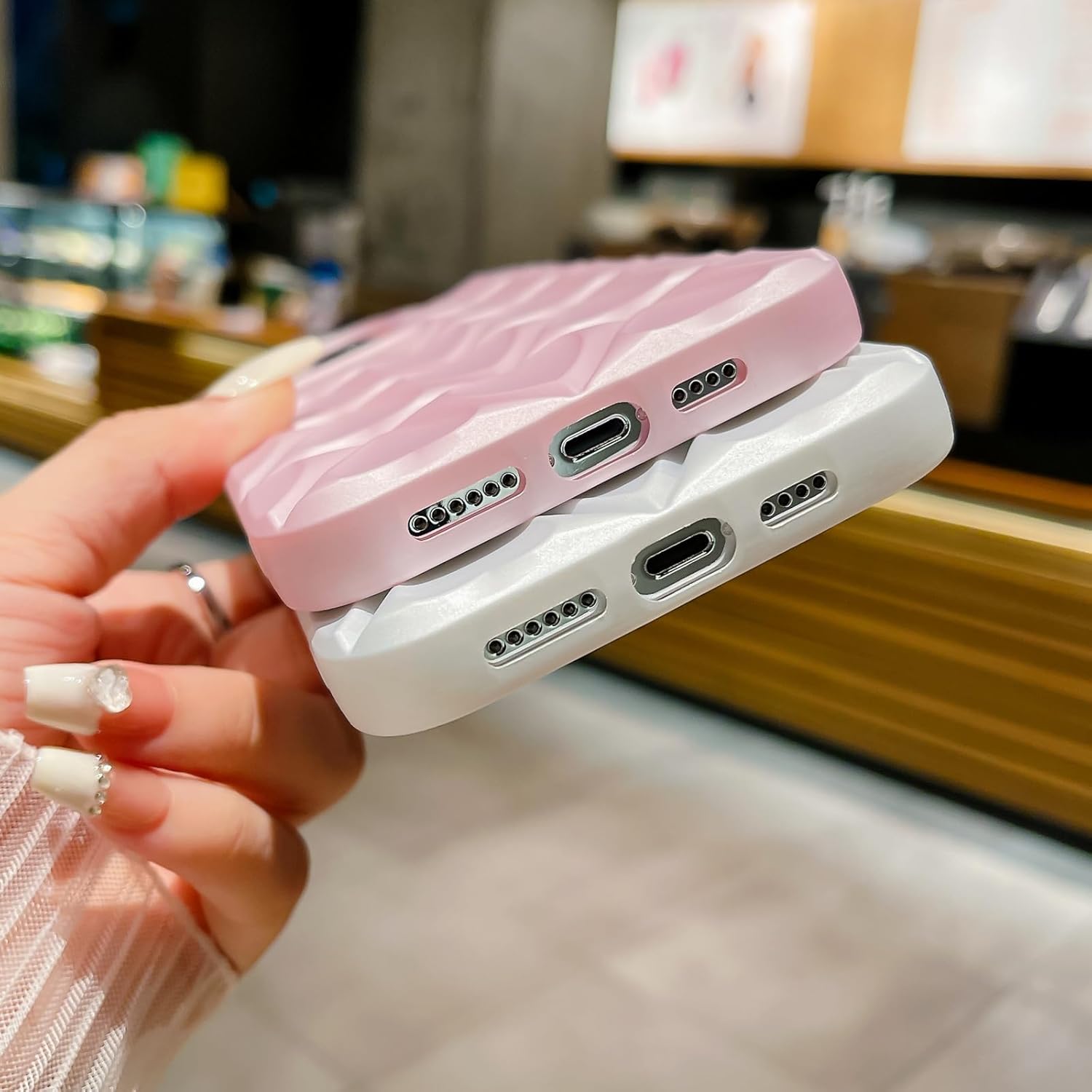 HYUEKOKO Funda compatible con iPhone 14 Pro Max, diseño de corazón de amor, TPU suave, a prueba de golpes, funda protectora para cámara para mujeres