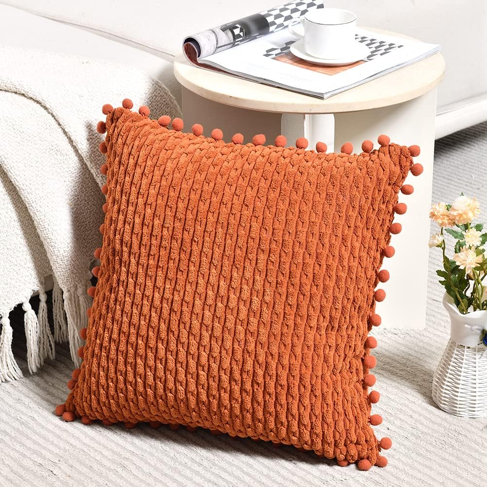 Fancy Homi Juego de 2 fundas de almohada decorativas de color óxido de 16 x 16 pulgadas con pompones para sofá y cama, decoración moderna de estilo