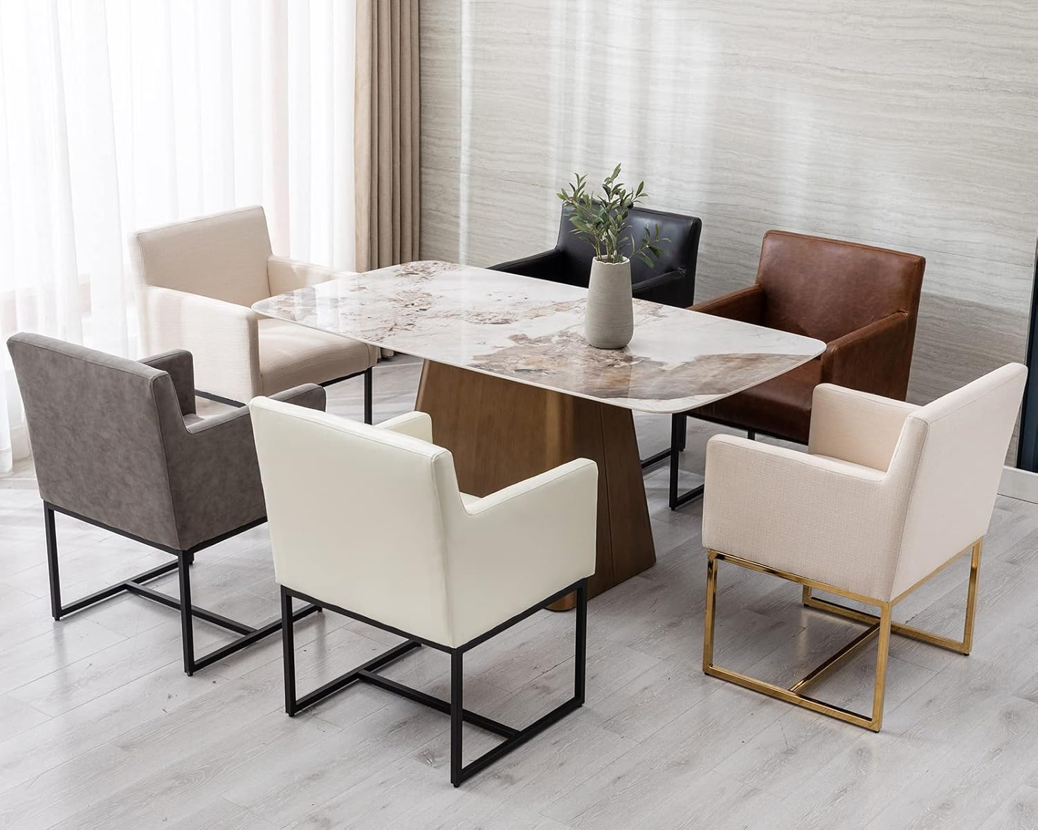 HNY Juego de 2 sillas de comedor tapizadas modernas de mediados de siglo con brazos, sillas decorativas de piel sintética con marco de metal acabado
