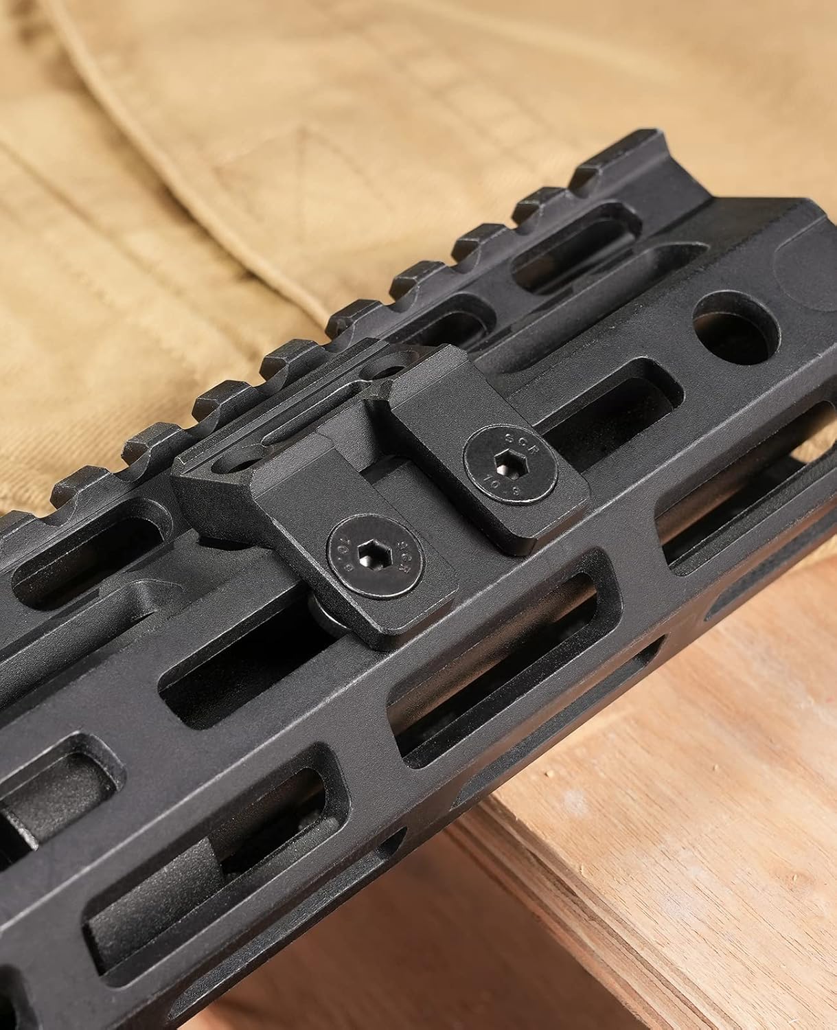 CVLIFE Soporte de riel M para linterna táctica, 45 grados compatible con Streamlight Protac SeriesSurefire M300M600 Series